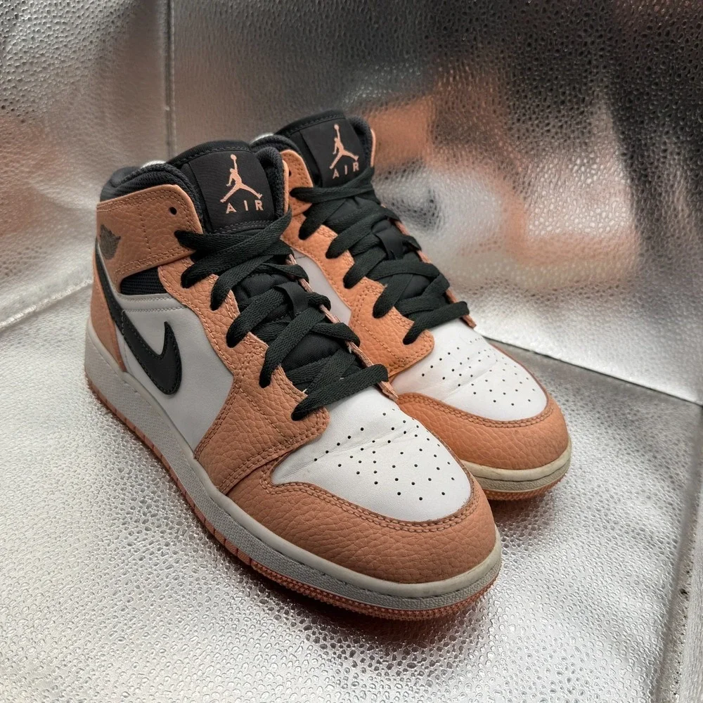 Size 6Y Nike Air Jordan Retro 1 Mid Pink Quartz Kids Lace-Up Sneakers 555112-603